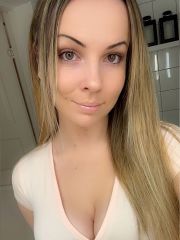 Date Celina fra Akershus