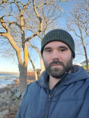 Date Hantosh fra Akershus
