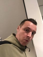 Date Freakyzila fra Buskerud