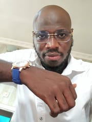 Date Abiola fra Troms