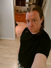 Date Larson fra Akershus
